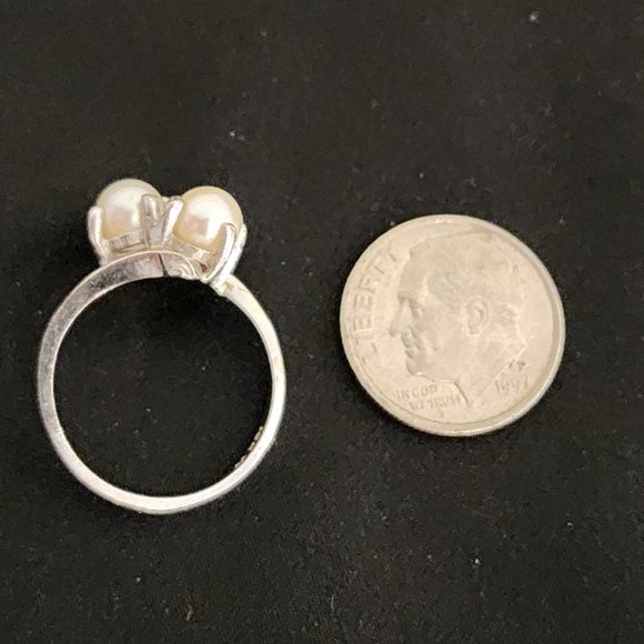 Vintage Double Pearl 10KT White Gold Ring - Picture 9 of 9